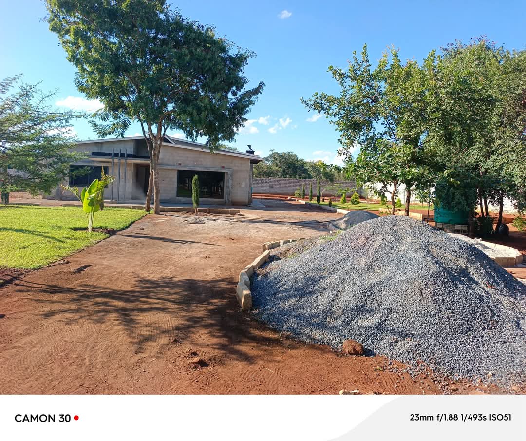 4 Bedroomed standalone incomplete house for sale in new Kasama