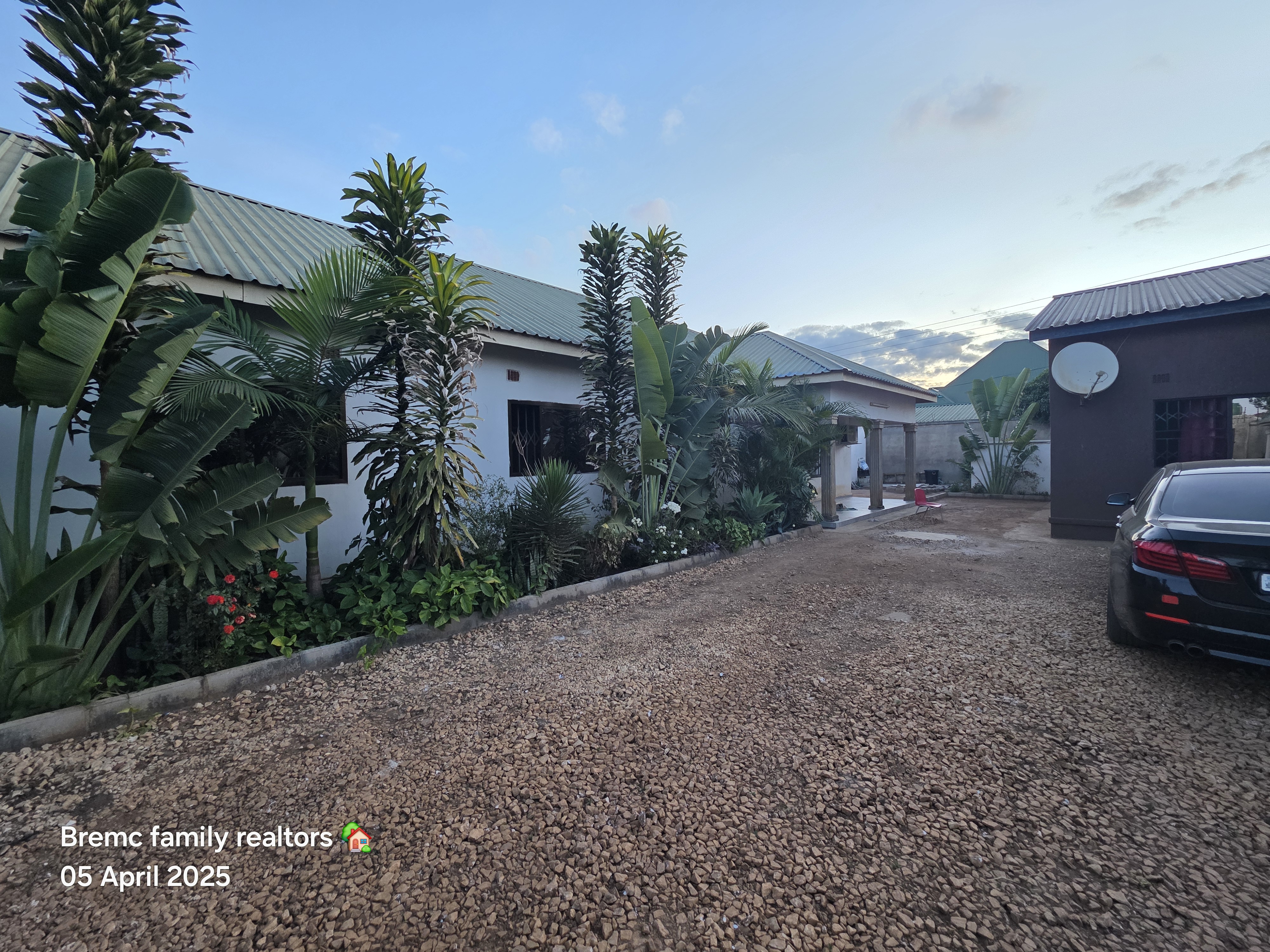 3 bedroomed flat for rent in Chaläla off shantumbu Rd