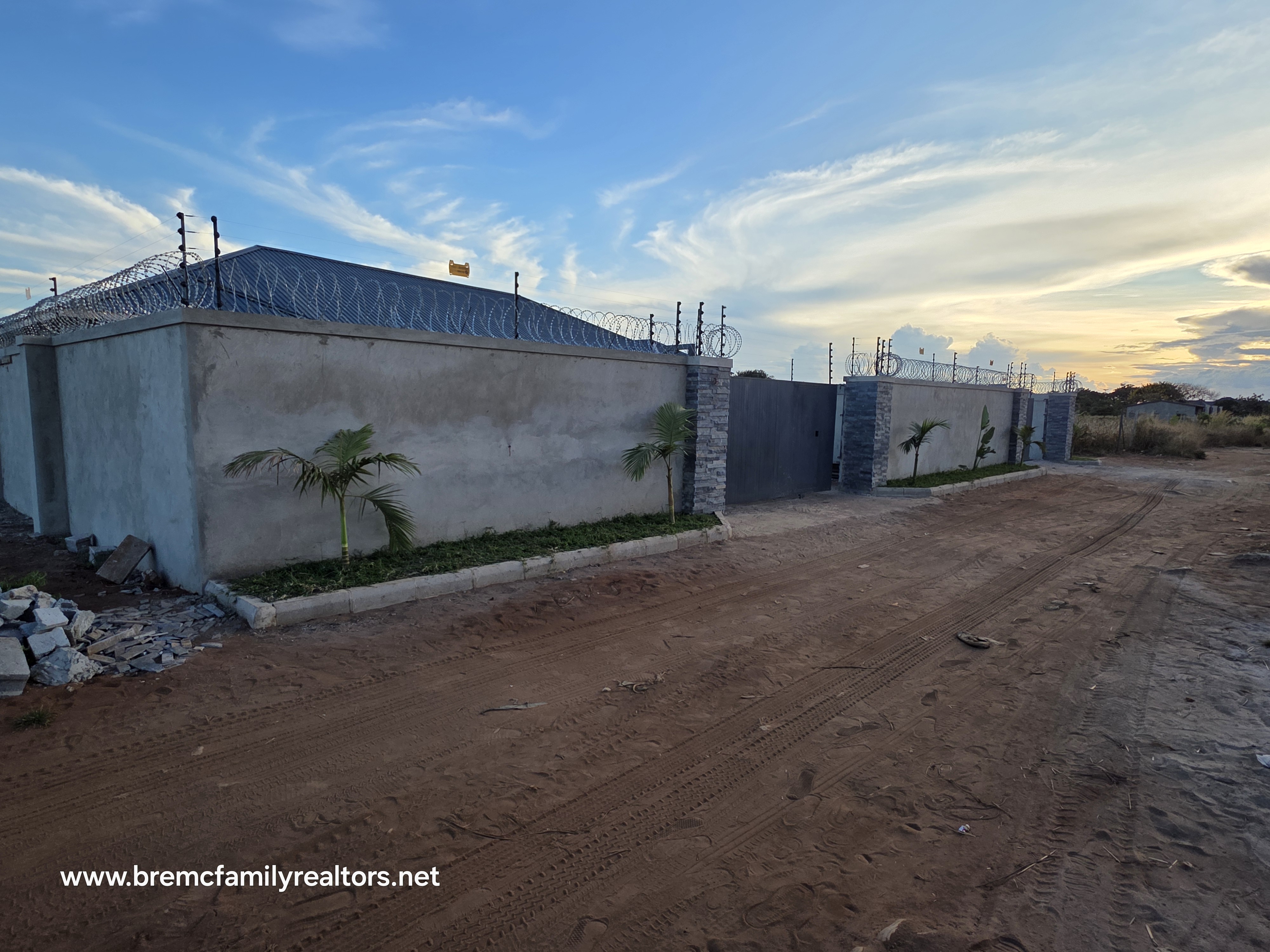 2x3  Bedroomed  flats for sale in chalala