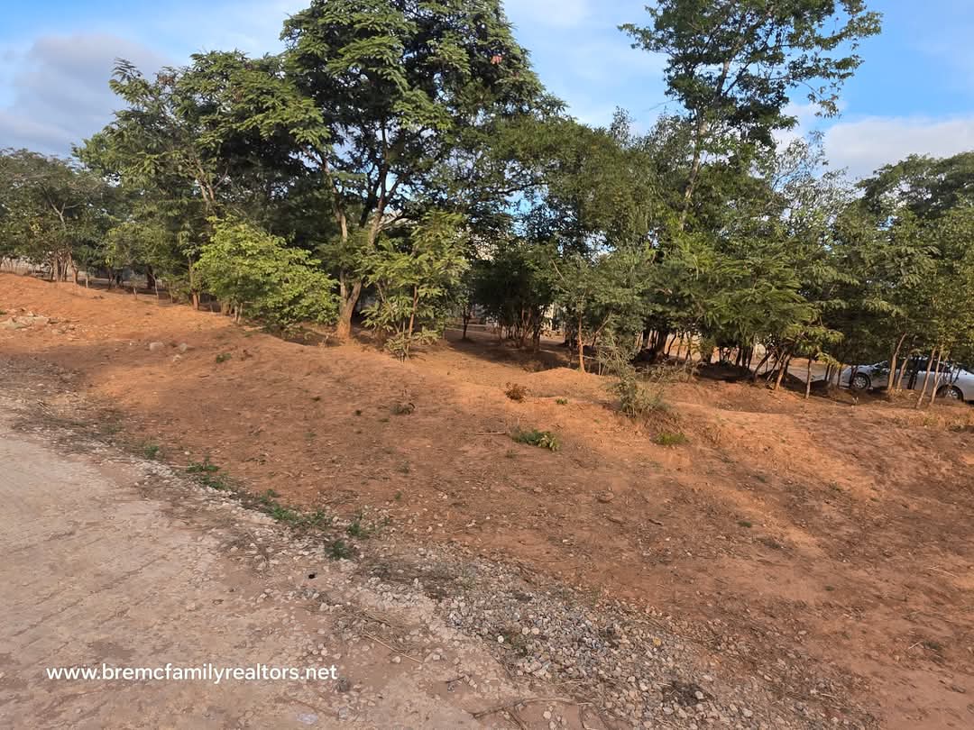 5 Bedroomed standalone incomplete house for sale in new Kasama photo 1