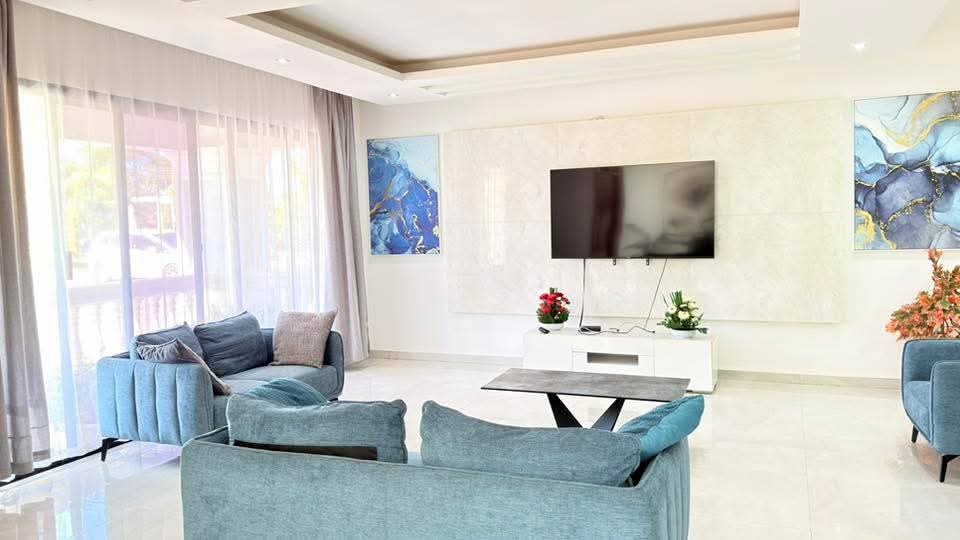 3 bedroomed furnished apartment photo 3